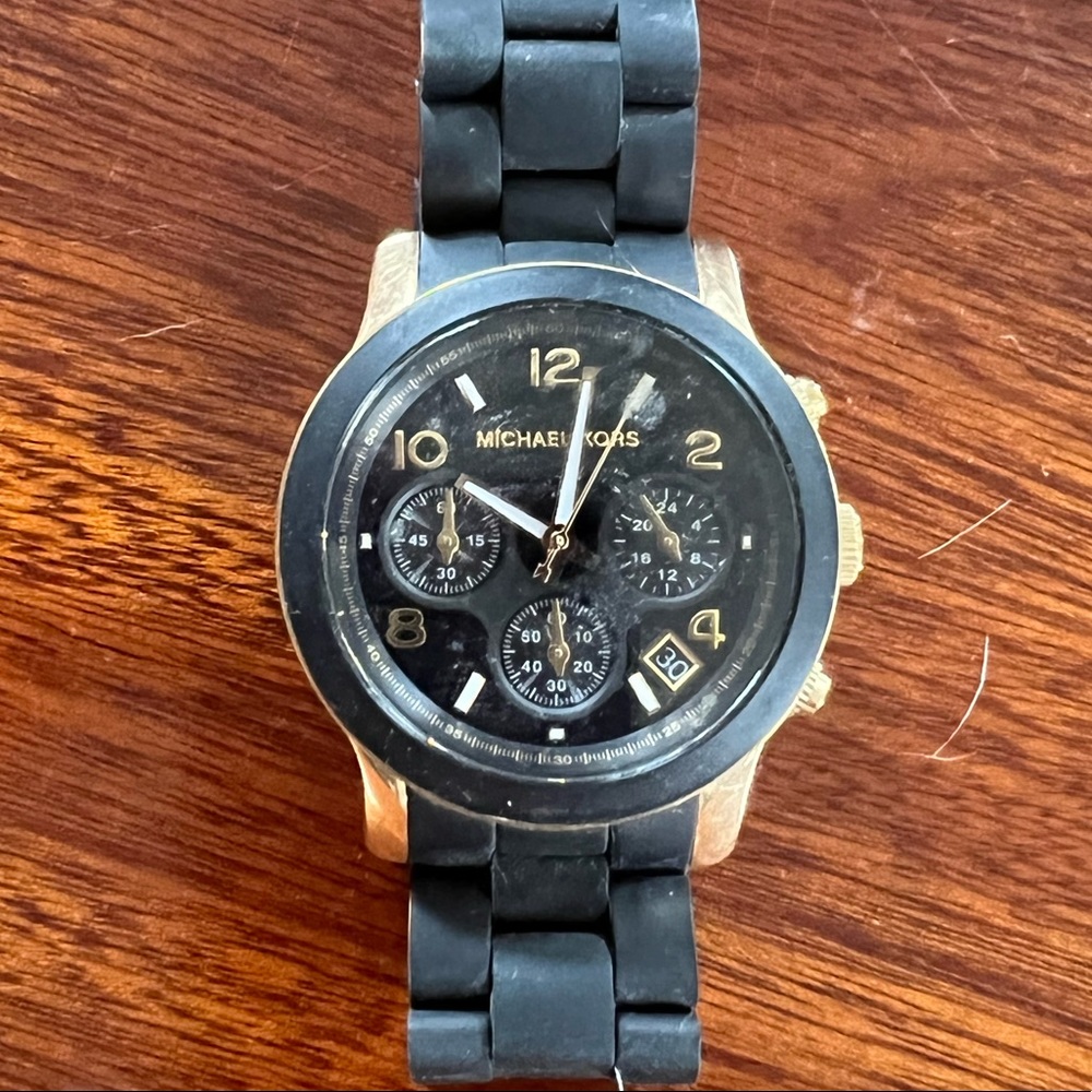 Michael Kors Black Catwalk MK5191 with stainless steel case black band LIKE NEW